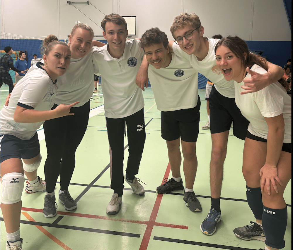 Photo de l'équipe de volley de l'ICES